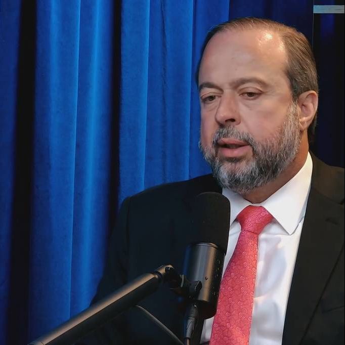 Etanol pode ser negociado com EUA, mas Brasil deveria manter sua tarifa, diz Silveira; assista