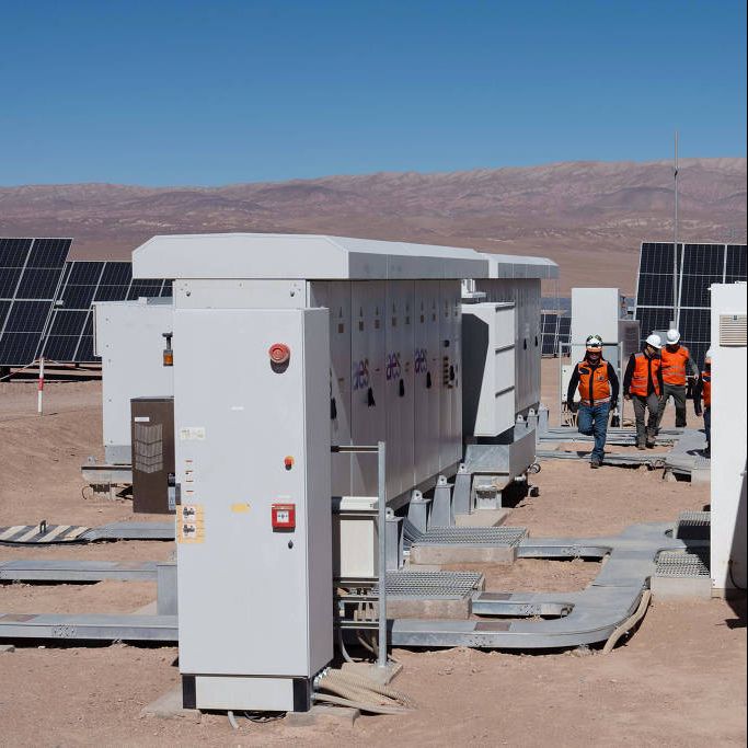 Antes uma aposta, baterias para redes elétricas estão em toda parte