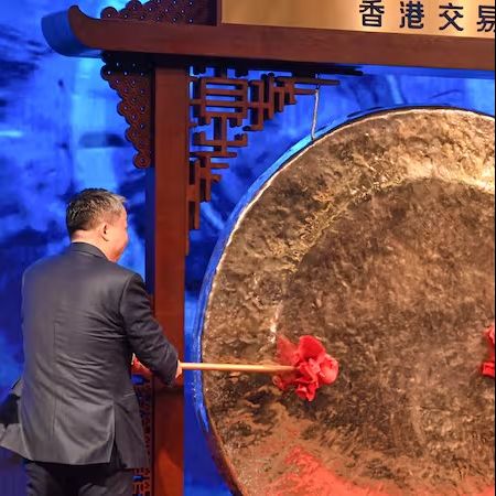 Ações da CATL, fabricante chinesa de baterias, disparam 16% após maior IPO do mundo em 2025