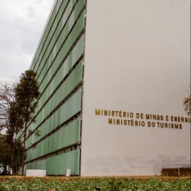 Governo sanciona marco do setor elétrico com vetos a mudanças no petróleo e regras que ampliariam custos