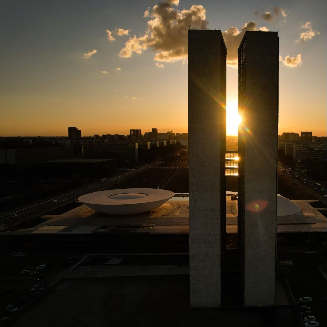 'Rei do Gás' sofre revés, mas consegue emplacar benefício na MP do setor elétrico; entenda